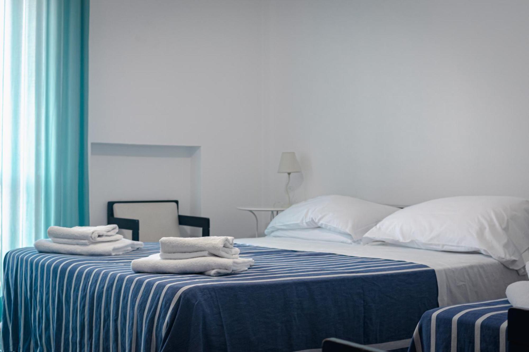 Hotel Mediterraneo Guardia Piemontese Terme Kültér fotó